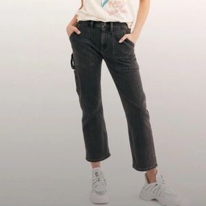 Wrangler High Rise Cropped Straight Carpenter Jeans in Grey / Black